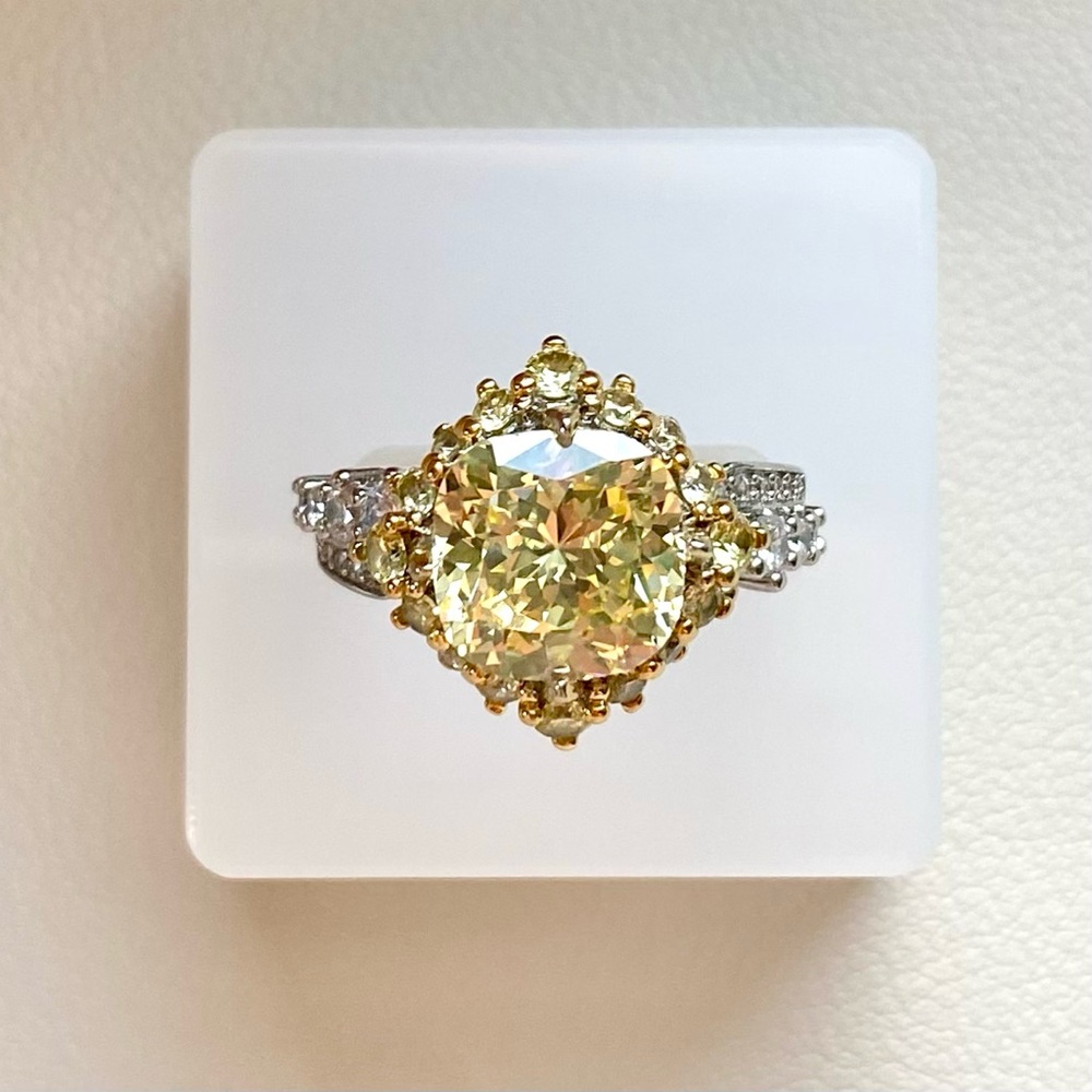 Yellow Halo Diamond Ring in Two-Tone Setting
